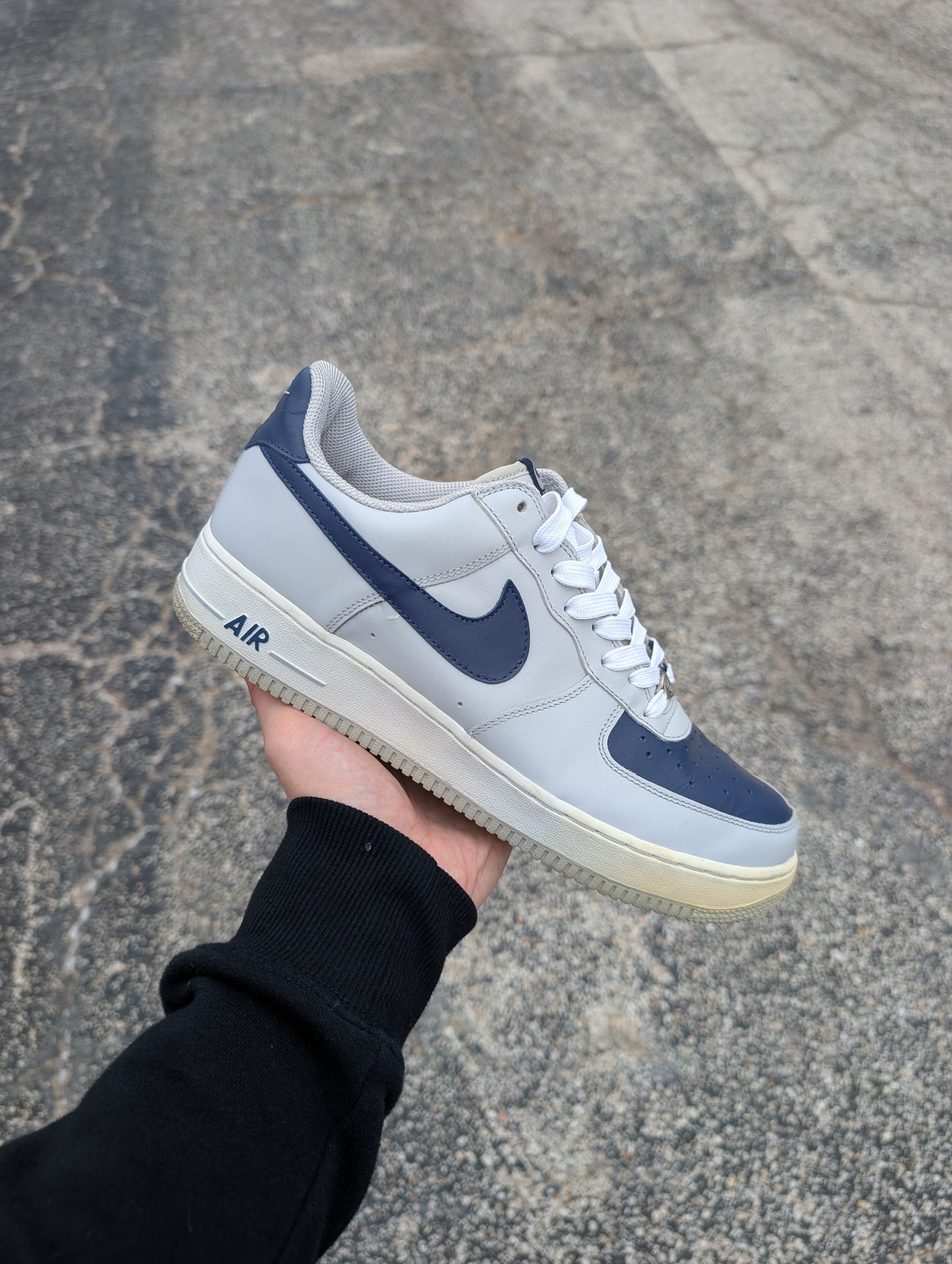 Nike Air Force 1 "Neutral Grey/Midnight Navy-White" (2004)