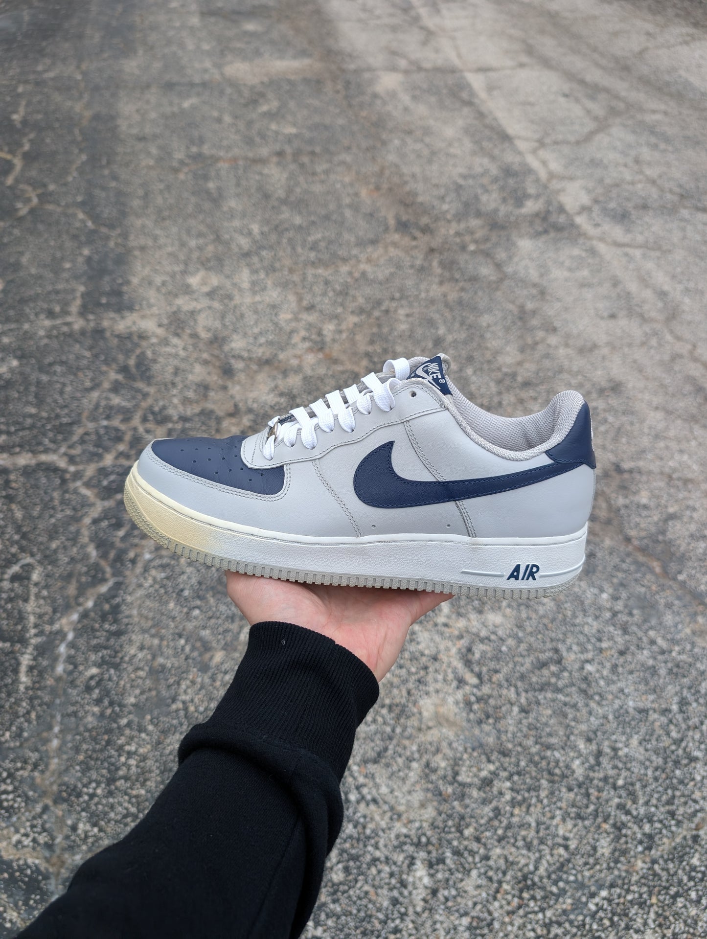 Nike Air Force 1 "Neutral Grey/Midnight Navy-White" (2004)